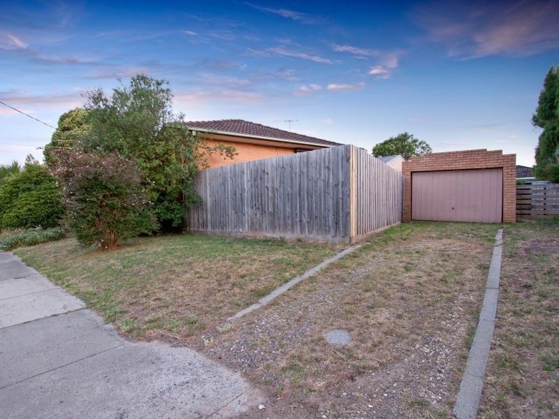 18 Lucerne Crescent, Frankston VIC 3199