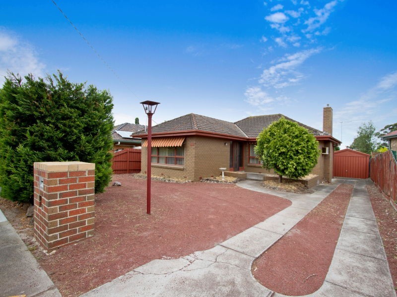 18 Bunarong Drive, Frankston VIC 3199
