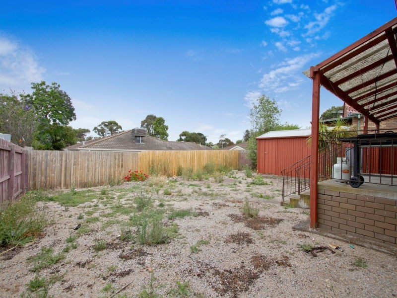 18 Bunarong Drive, Frankston VIC 3199