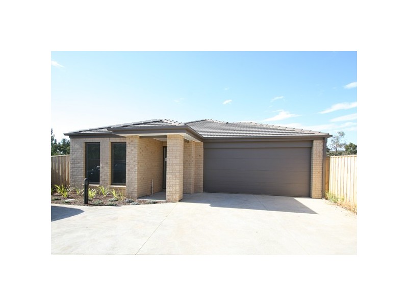 2/15 Warrenwood Place, Langwarrin VIC 3910