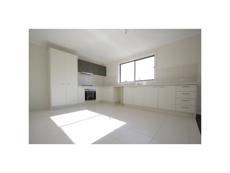 2/15 Warrenwood Place, Langwarrin VIC 3910