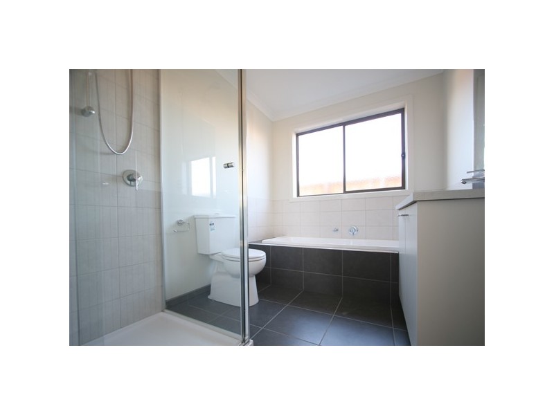 2/15 Warrenwood Place, Langwarrin VIC 3910