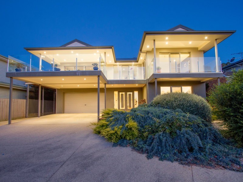 24 Matong Road, Mount Eliza VIC 3930