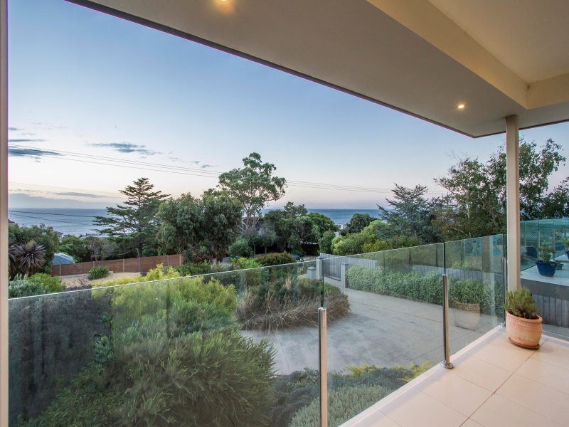 24 Matong Road, Mount Eliza VIC 3930