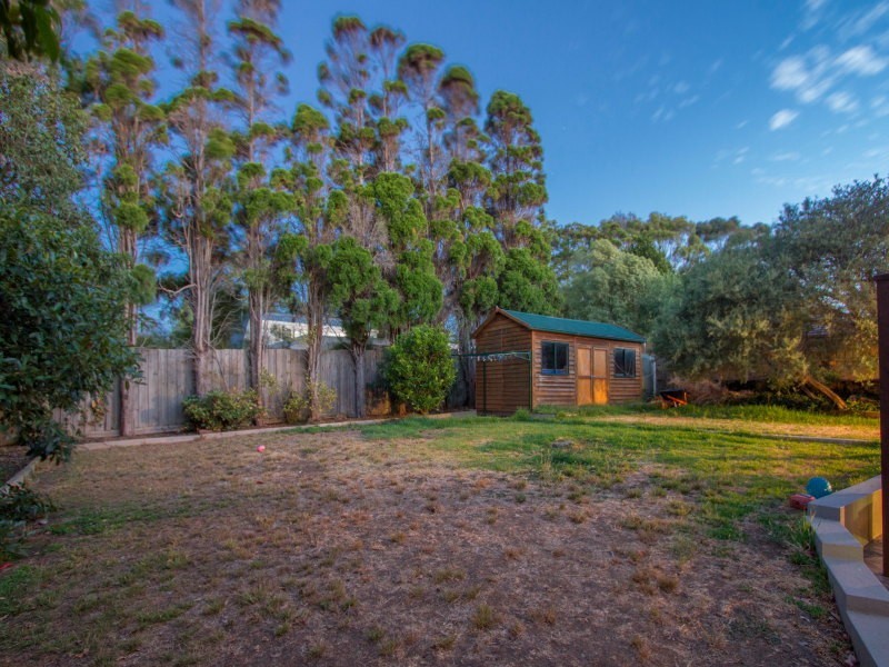 24 Matong Road, Mount Eliza VIC 3930