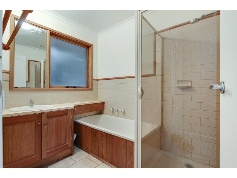 12 Samantha Court, Frankston VIC 3199