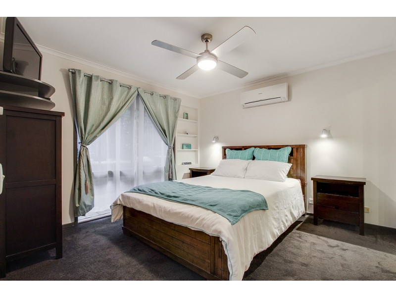 12 Samantha Court, Frankston VIC 3199