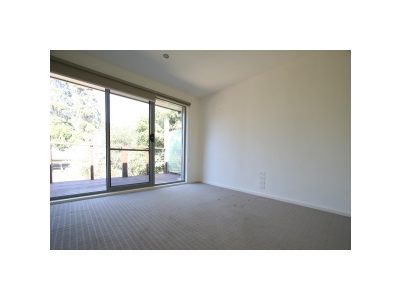 24 Matong Road, Mount Eliza VIC 3930