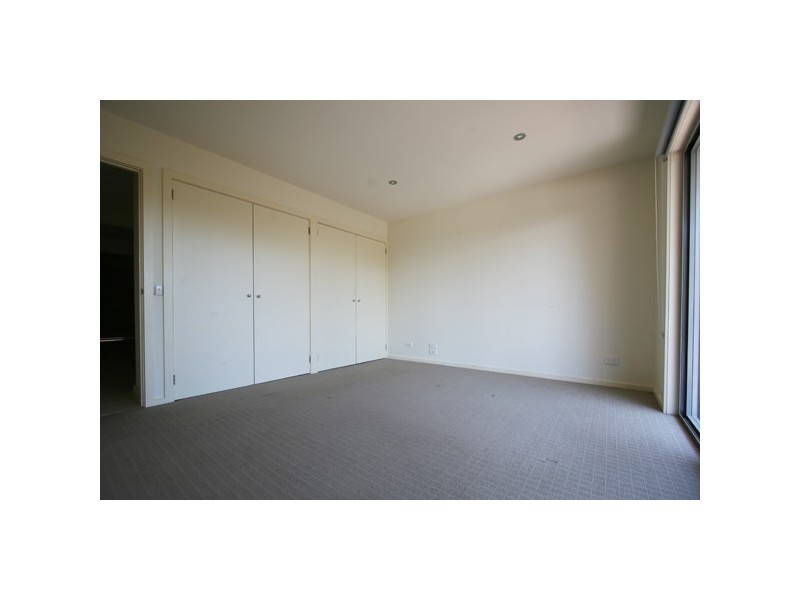 24 Matong Road, Mount Eliza VIC 3930