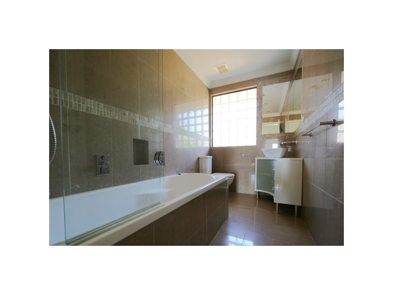 24 Matong Road, Mount Eliza VIC 3930