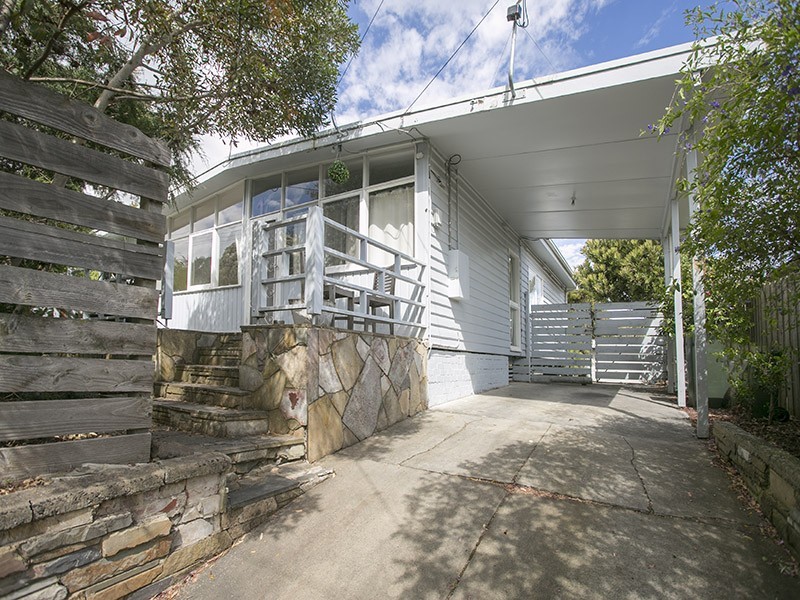 17 Coprosma Avenue, Frankston VIC 3199