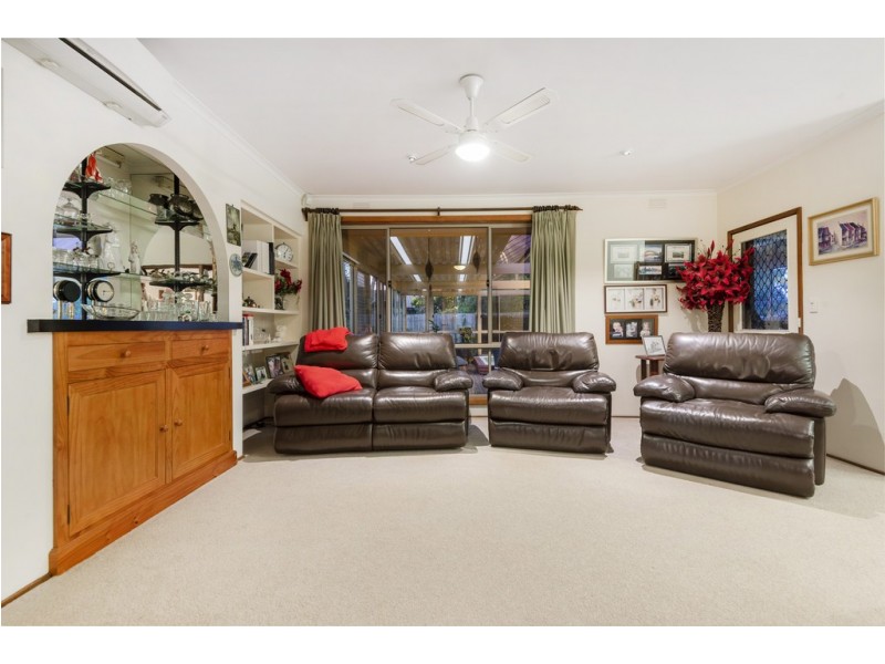 8 Coventry Court, Frankston VIC 3199