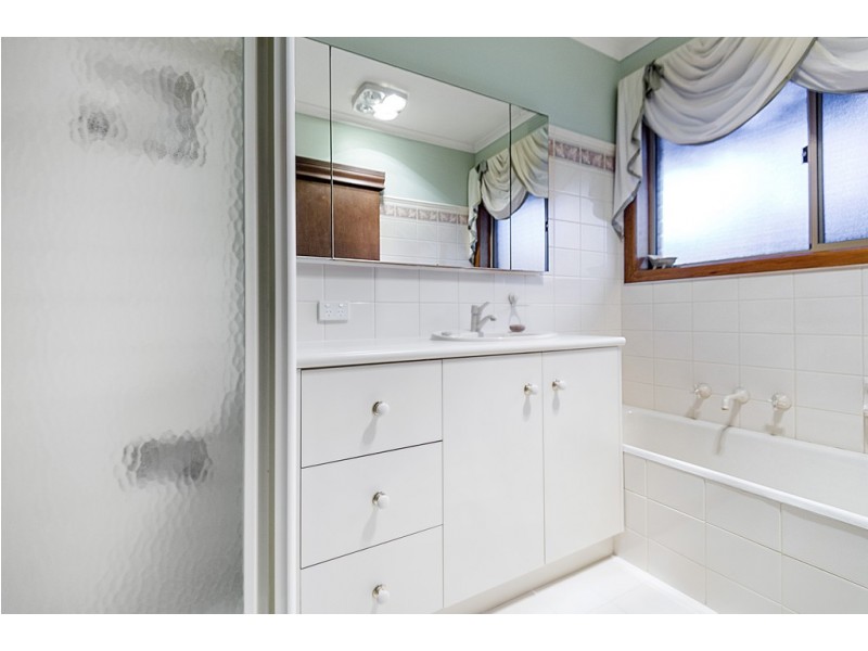 8 Coventry Court, Frankston VIC 3199