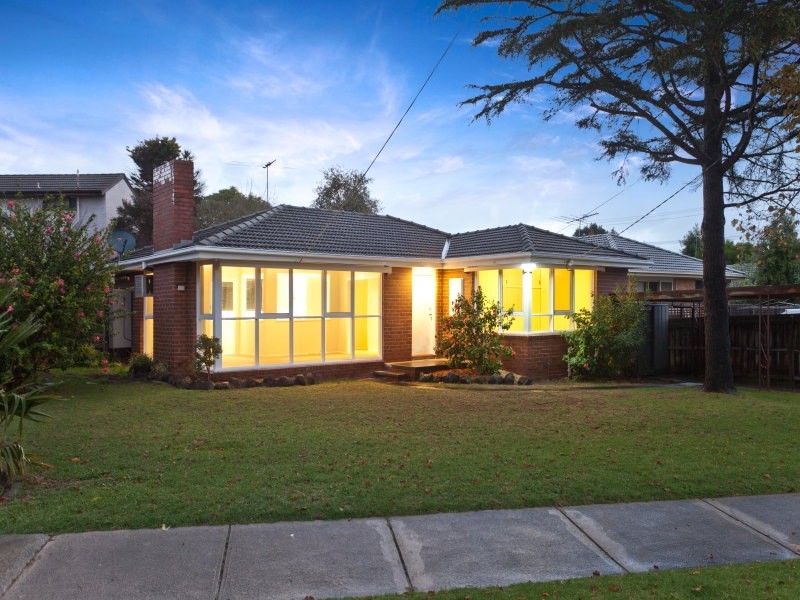 4 Fingal Drive, Frankston VIC 3199