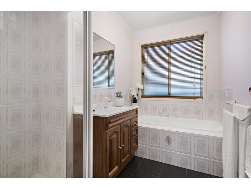 13 Trafalgar Square, Frankston South VIC 3199