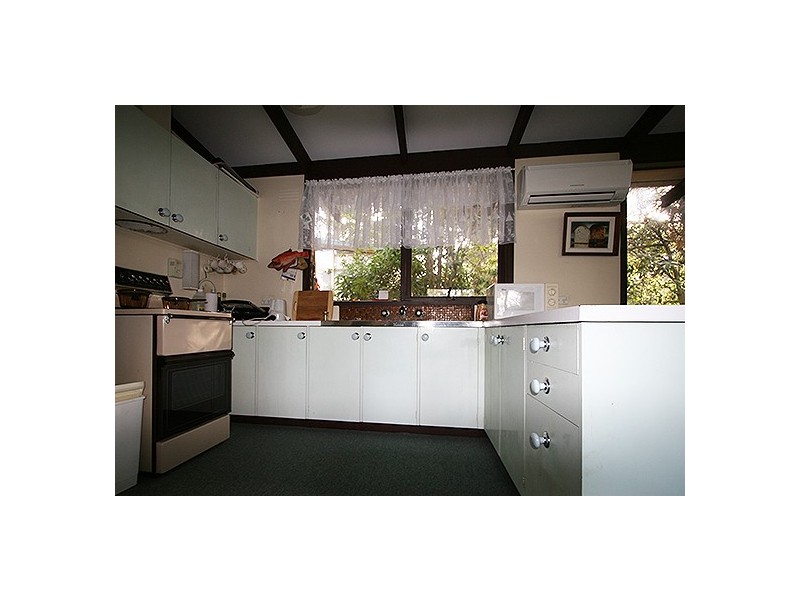 16 South Beach Road, Somers VIC 3927