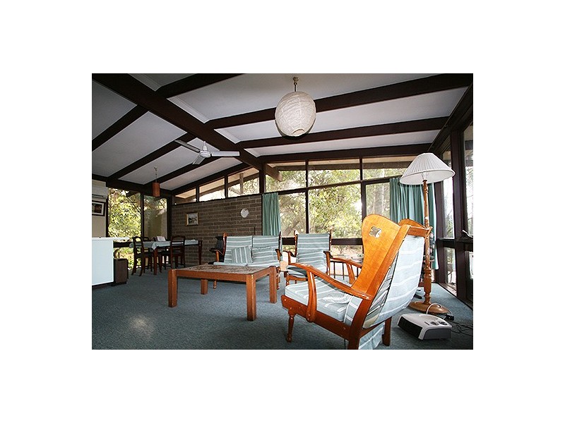 16 South Beach Road, Somers VIC 3927