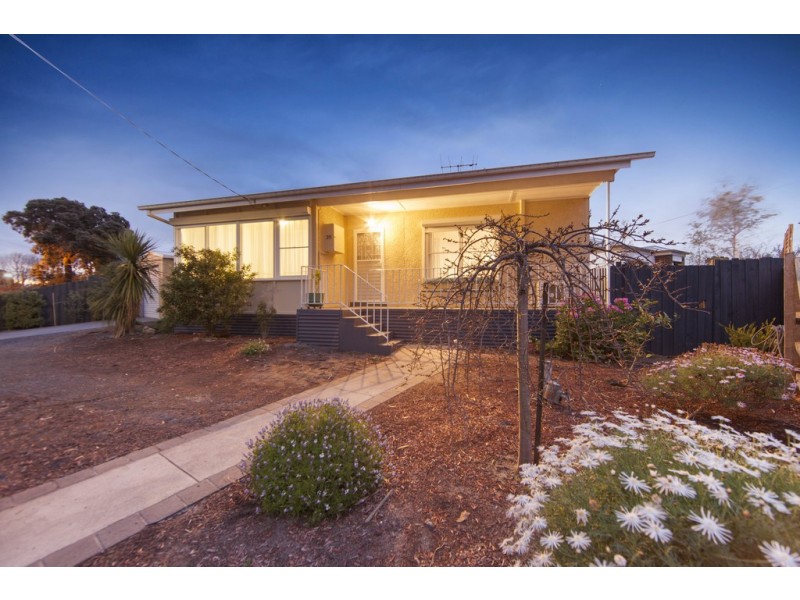 35 Radiata Street, Frankston North VIC 3200