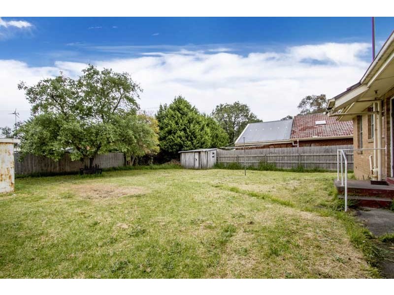 37 Hodgins Crescent, Frankston North VIC 3200