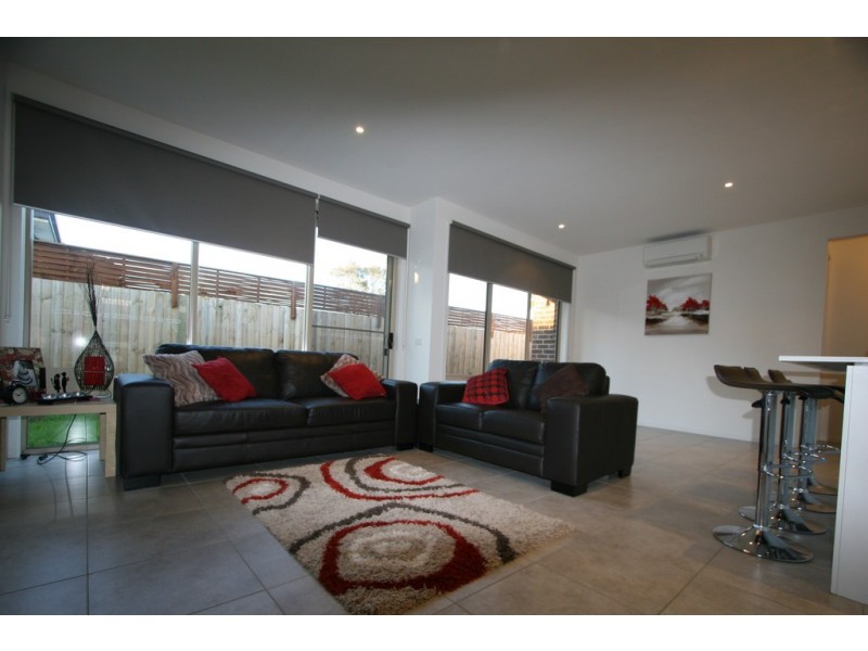 2/27 Kelso Street, Frankston VIC 3199