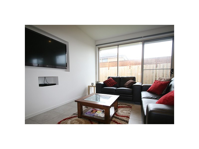 2/27 Kelso Street, Frankston VIC 3199