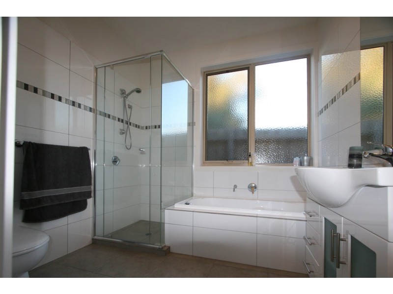 2/27 Kelso Street, Frankston VIC 3199