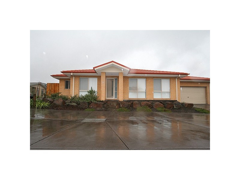 29/105 McMahons Road, Frankston VIC 3199