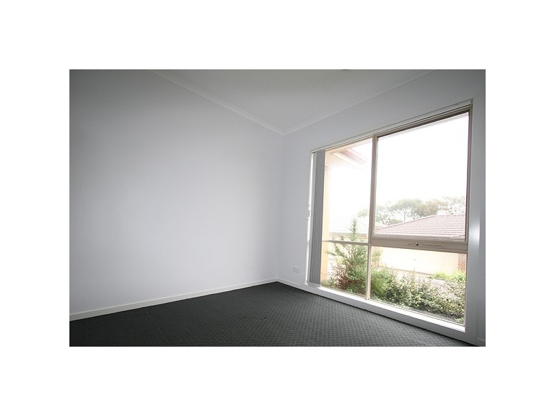 29/105 McMahons Road, Frankston VIC 3199