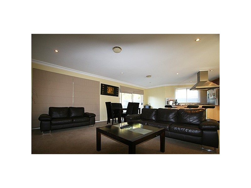 1/41 Bayside Grove, Seaford VIC 3198