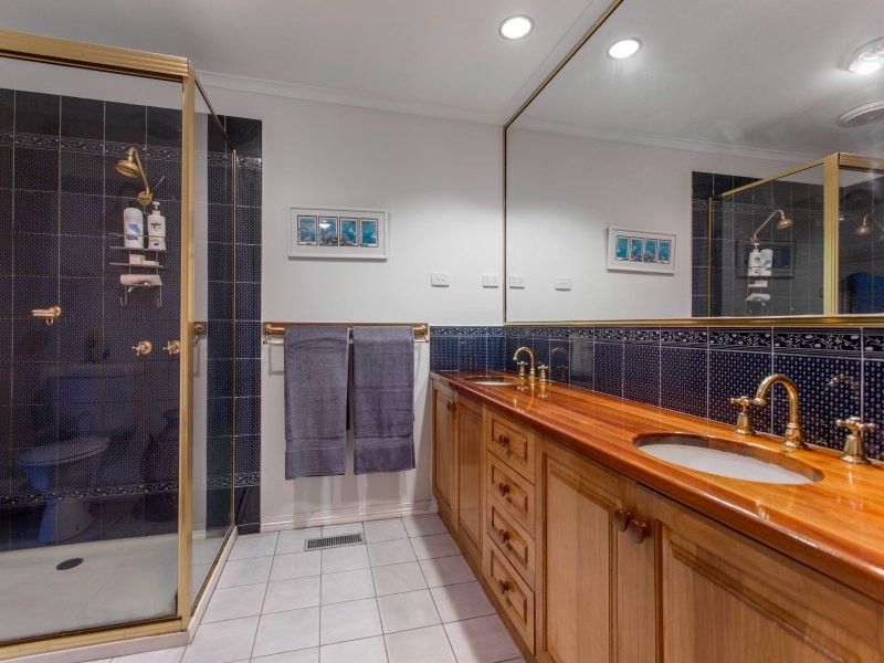 9 Glenbrook Close, Frankston South VIC 3199