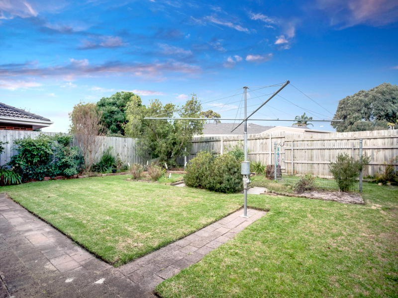 24 McBride Crescent, Seaford VIC 3198