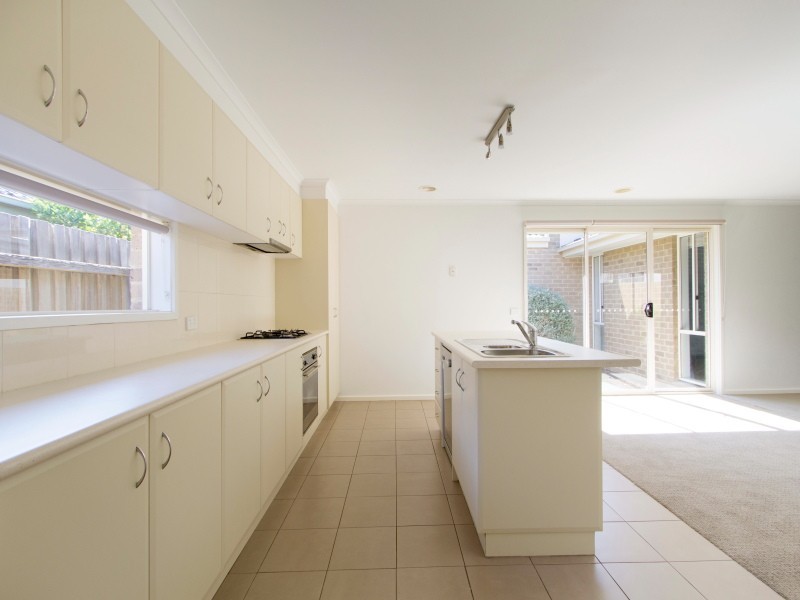 2/33 Orwill Street, Frankston VIC 3199