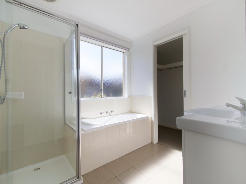 2/33 Orwill Street, Frankston VIC 3199