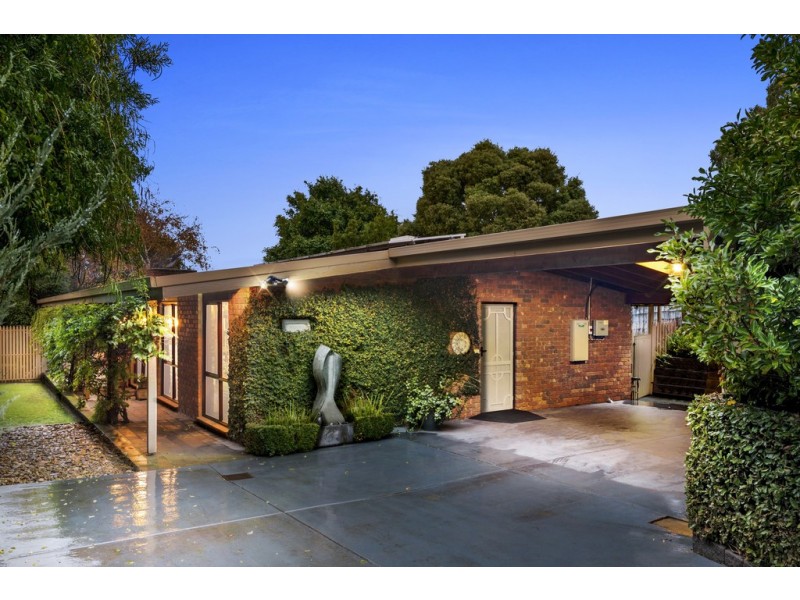 2 Cherbourg Court, Frankston VIC 3199