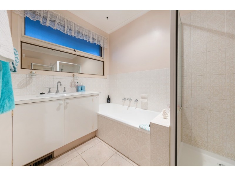 99 McMahons Road, Frankston VIC 3199