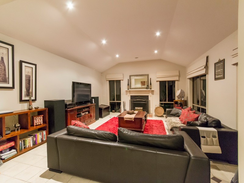 10 Manor Drive, Frankston South VIC 3199