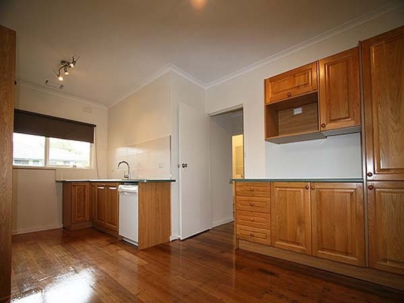 8 Coral Street, Frankston VIC 3199