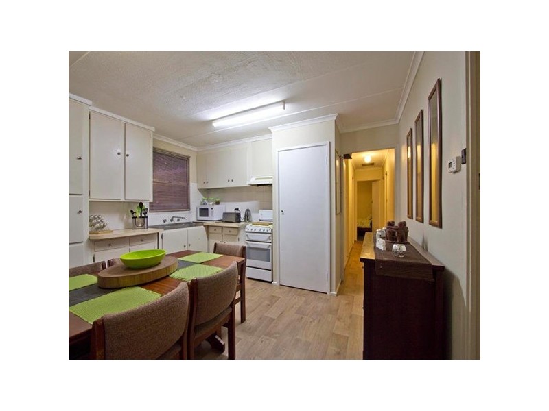 8 Rosemary Crescent, Frankston North VIC 3200