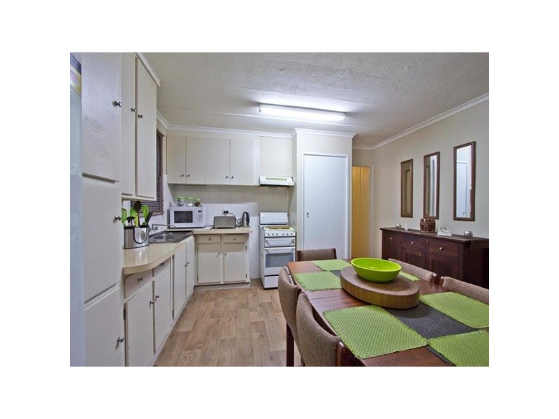 8 Rosemary Crescent, Frankston North VIC 3200