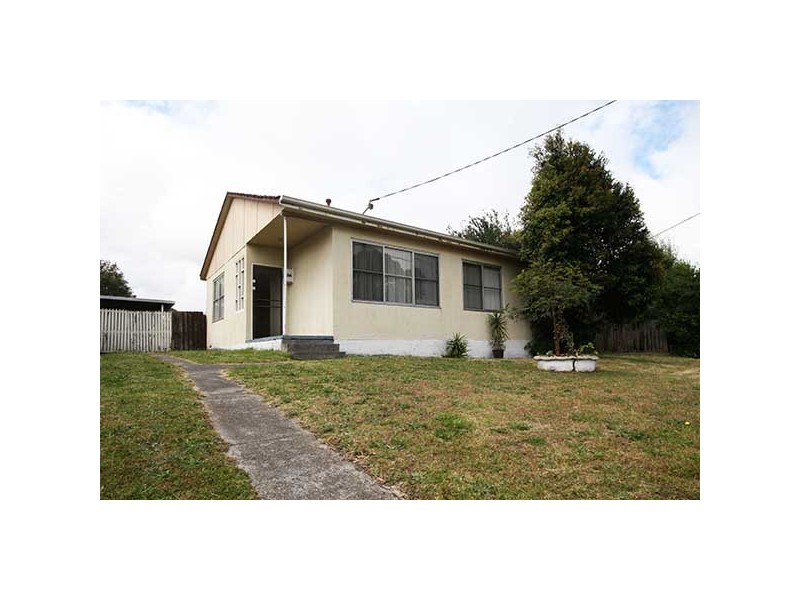 84 Forest Drive, Frankston North VIC 3200