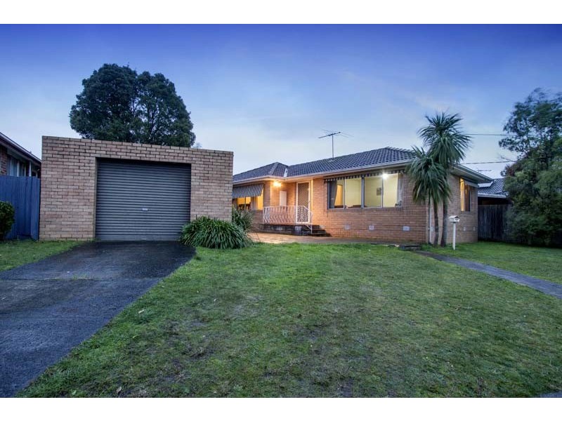 13 Gretana Crescent, Frankston VIC 3199