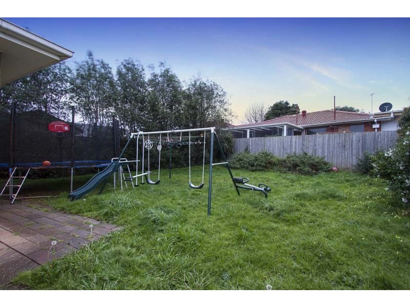 13 Gretana Crescent, Frankston VIC 3199