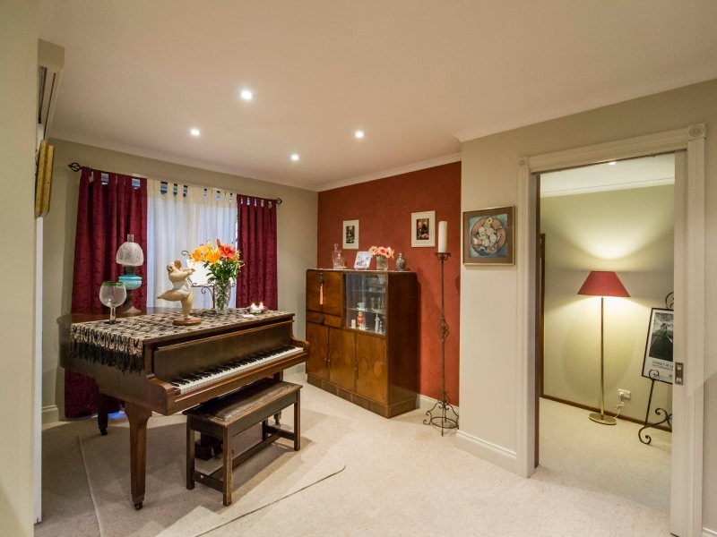 6 Apollo Court, Frankston VIC 3199