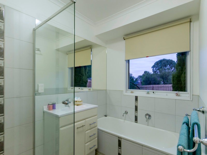 6 Apollo Court, Frankston VIC 3199