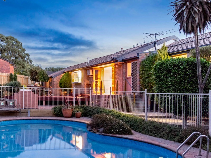 6 Apollo Court, Frankston VIC 3199