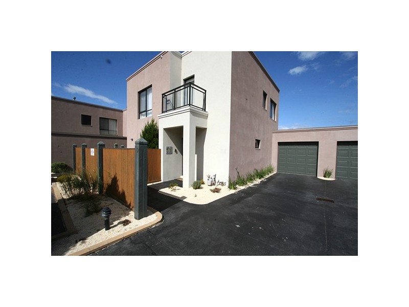 9/284-285 Nepean Highway, Seaford VIC 3198