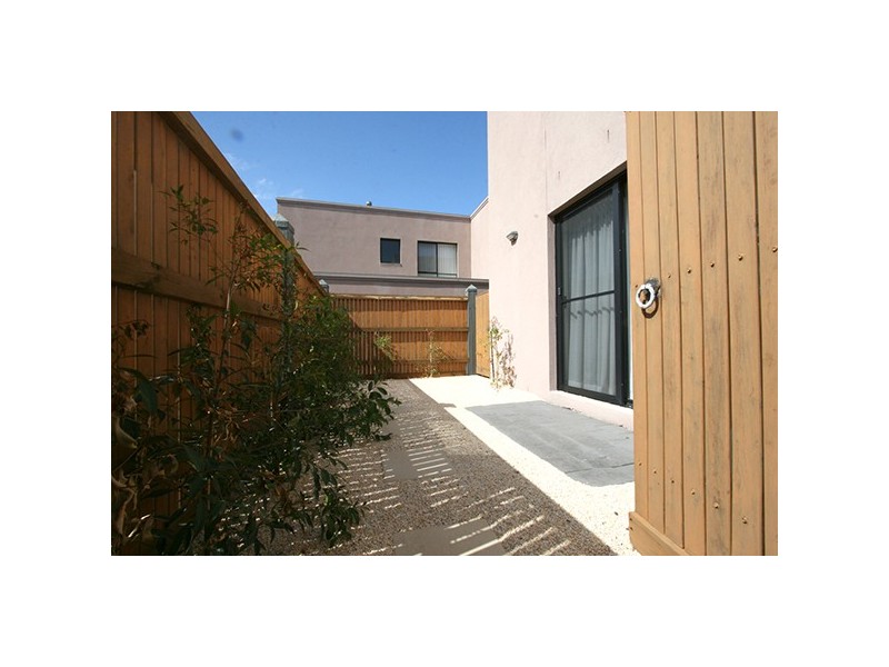 9/284-285 Nepean Highway, Seaford VIC 3198