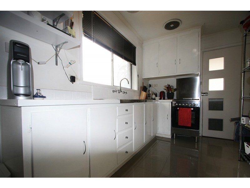 1/4 Lewis Street, Frankston VIC 3199