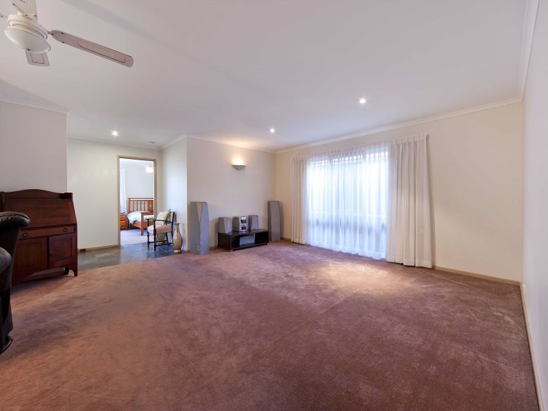 13 Fieldlark Court, Carrum Downs VIC 3201