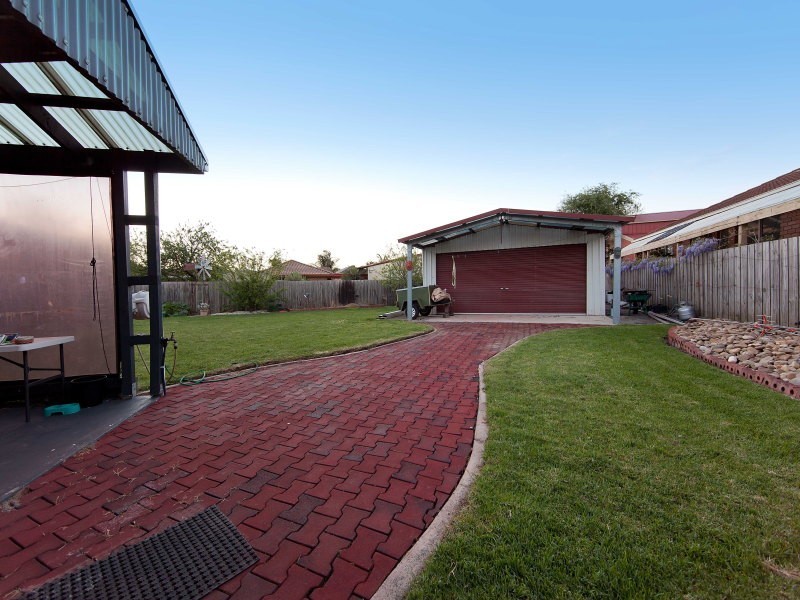 13 Fieldlark Court, Carrum Downs VIC 3201
